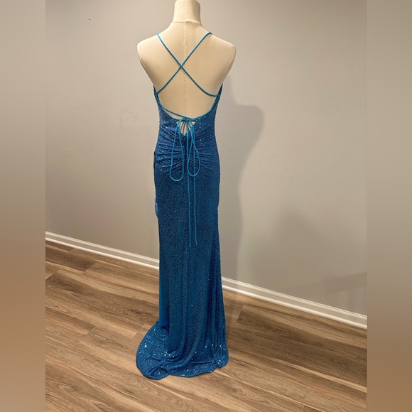 Prom•special occasion•pageant. NWT SZ medium - Picture 3 of 5